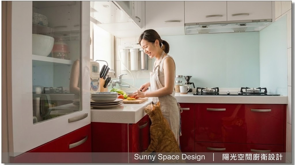 內湖麗山街 L 型 163x145cm 廚房全景，搭配高身櫃與韓國人造石檯面