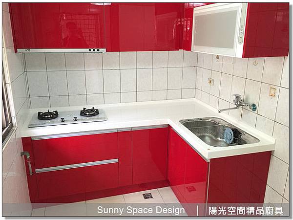 新莊八德路L型紅色廚具完工全景