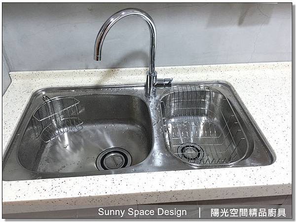 預留洗碗機空間與檯面齊平設計