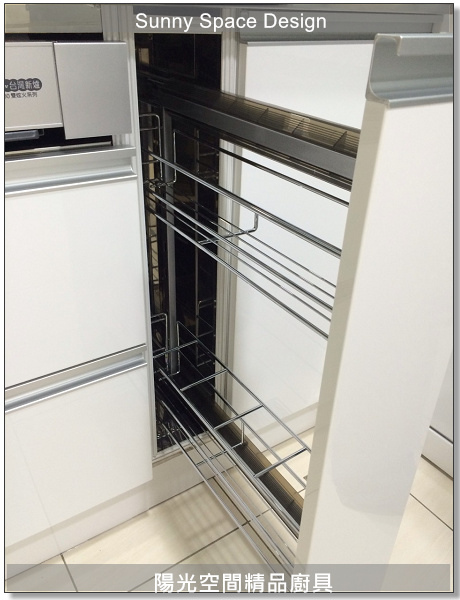 BOSCH洗碗機整合於下櫃中