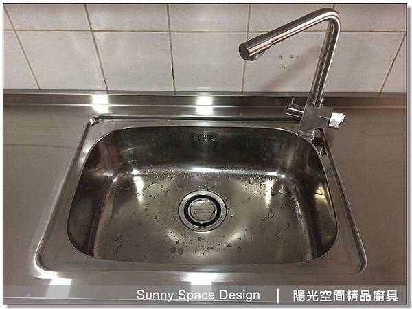 完工氛圍 廚房整體動線與收納展示