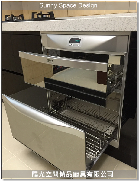 上櫃白色水晶門板花紋細節