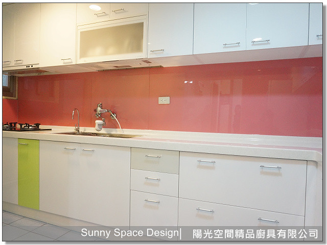 跳色門板細節｜橘色門片 × 蘋果綠門片｜陽光空間精品廚具有限公司