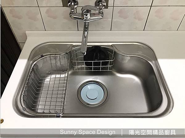 鋁抽滑軌與客製化把手細節