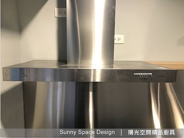 不銹鋼背牆與檯面分件式設計