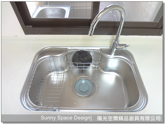 調味品側拉架收納配置