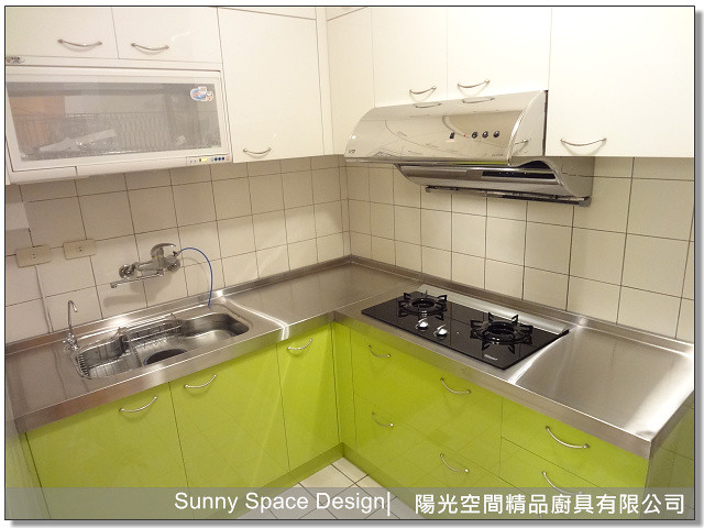 上疊櫃開啟收納展示