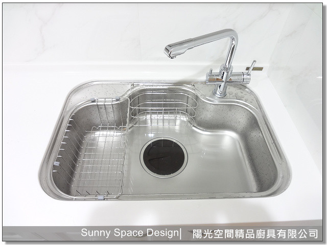 水槽區配置與清潔動線