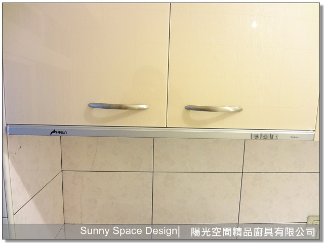 豪山隱藏式排油煙機與上櫃收納