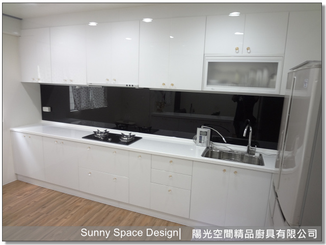 喜特麗隱藏式抽油煙機與吊櫃收納