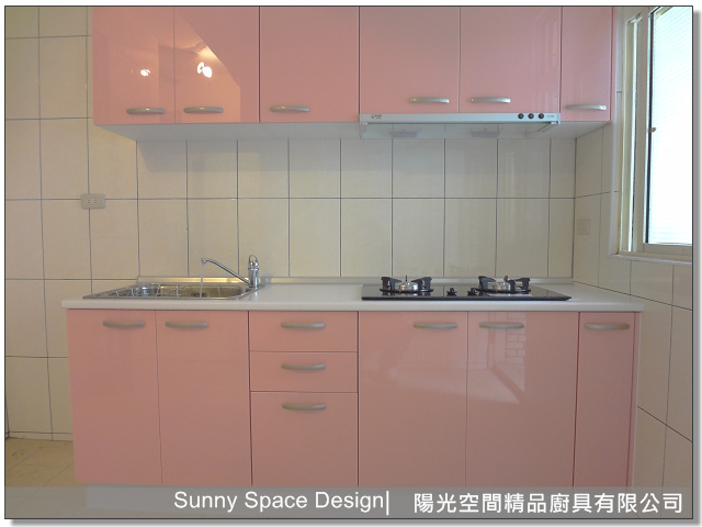 泰山粉色一字型廚具完工全景