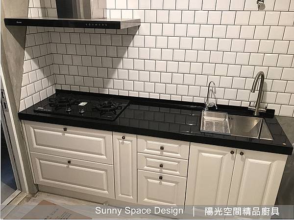 新莊豐盛一街206CM一字形黑白廚房全景