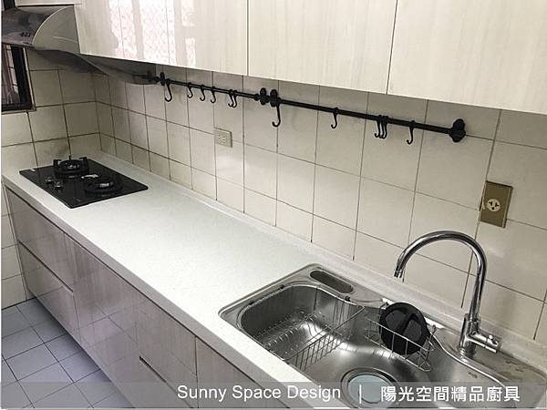 LG人造石G-191與木紋門板搭配質感