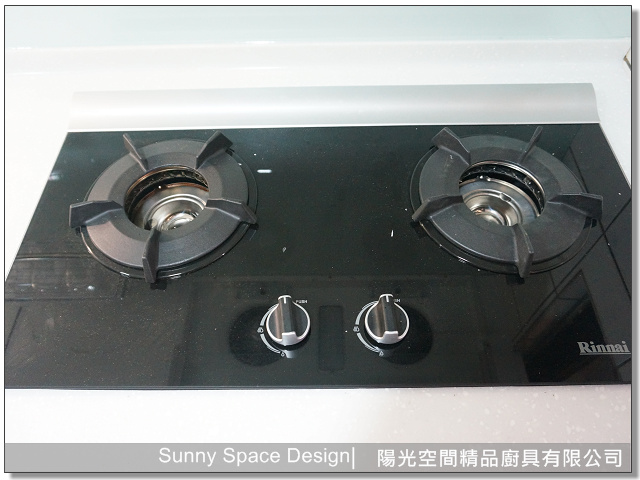 林內雙口玻璃爐RB-200GN特寫