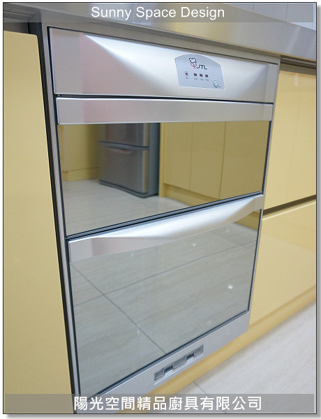 樓梯底電器櫃矮高櫃體完整運用空間