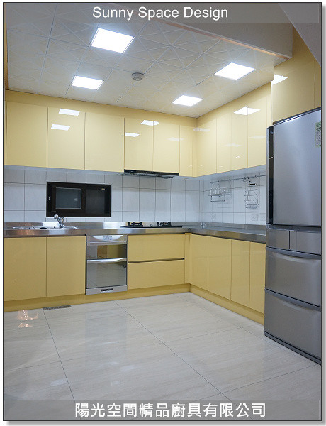 桃園龜山新嶺一街黃色結晶鋼烤L型廚房完工全景