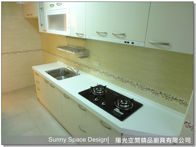 櫻花玻璃爐與水槽工作區配置