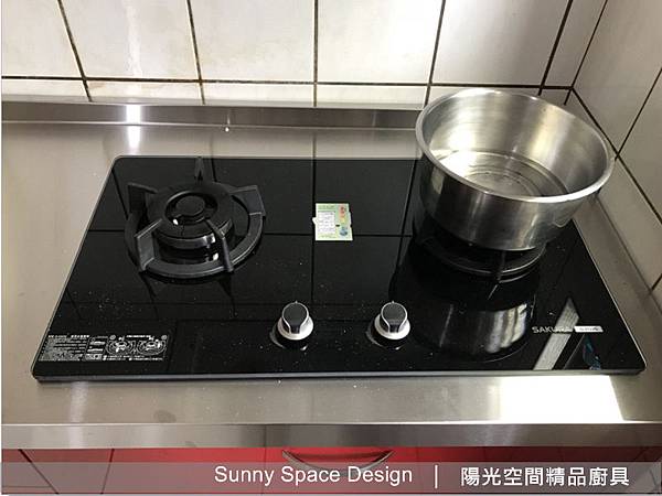 不鏽鋼檯面與T1-620水槽一體成形細節