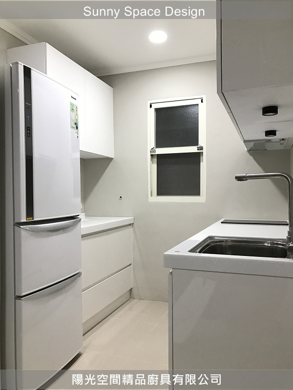 板橋長安街二字形文青風廚房全景