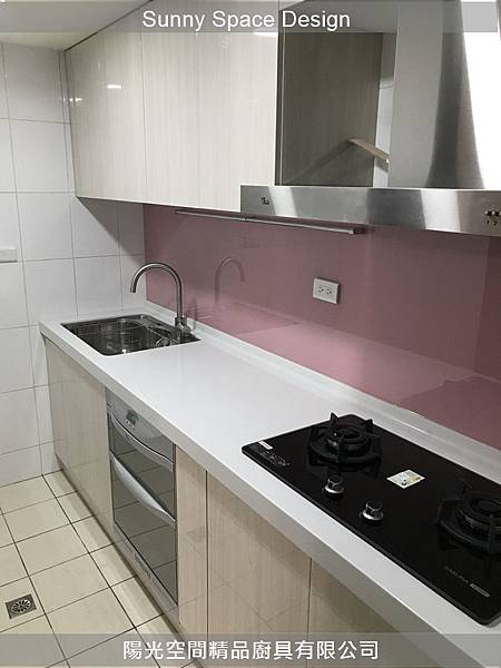 林口一字型木紋粉色廚具完工全景