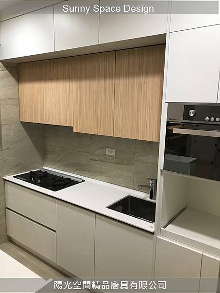 台北南京東路中島平板廚具全景