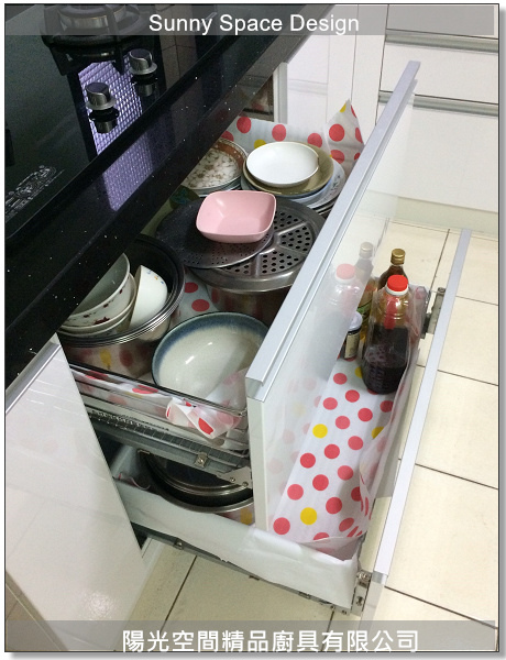 水槽下方大容量收納空間