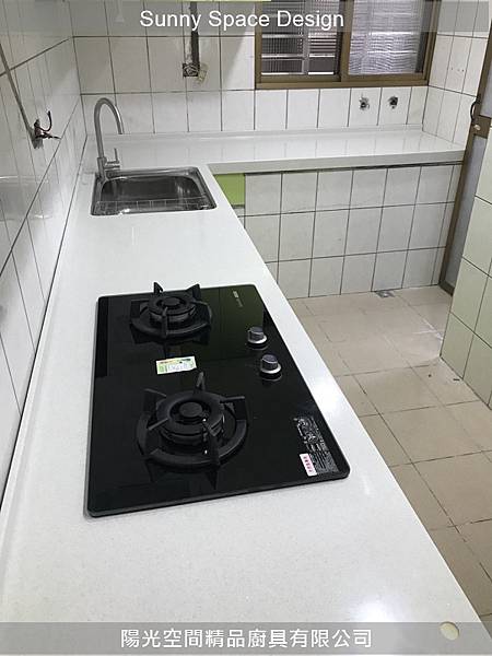 水槽與鵝頸龍頭配置