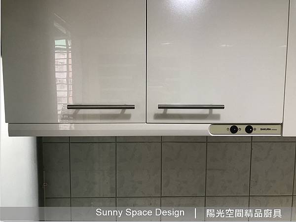 新莊豐年街一字型廚具白色水晶門板石英石檯面
