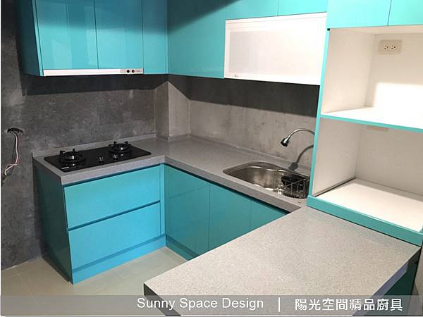 吧檯餐桌與電器櫃結合設計