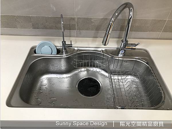 瓦斯爐下大拉籃收納