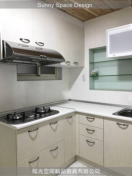 中和宜安路美耐板L型廚具完工全景