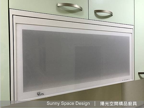 電器櫃與柱體完美接合