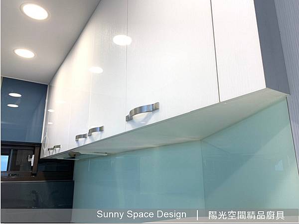 客製化爐連烤嵌入櫃體細節