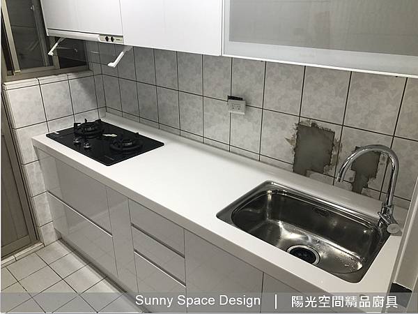 樂天石檯面與水晶門板細節