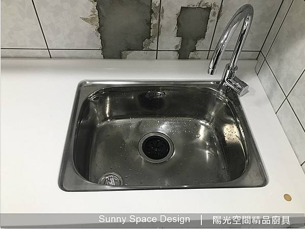 鵝頸龍頭與水槽配置