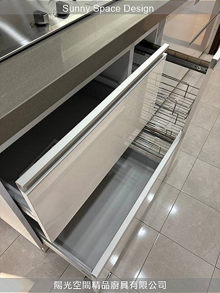 瓦斯爐下鋁抽收納