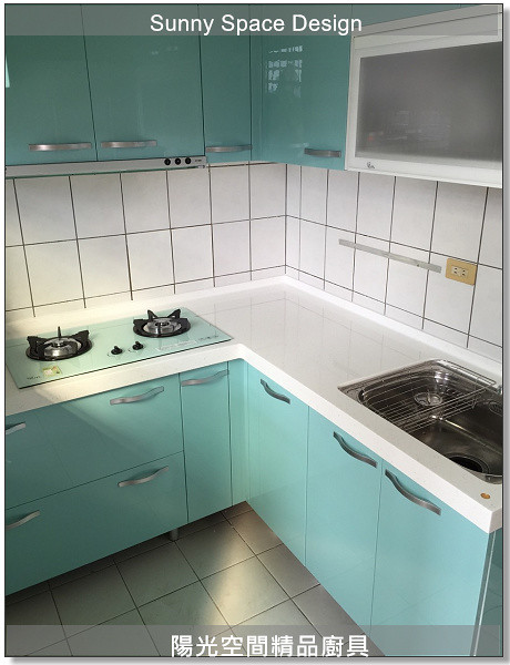 新北土城｜清新藍綠結晶鋼烤風格｜ㄇ字型檯面視角