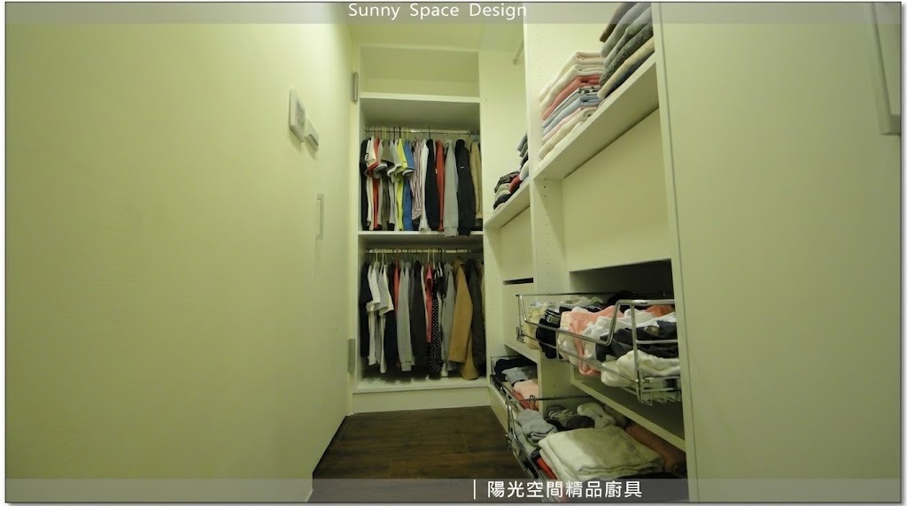 板橋萬安街隱藏式更衣間設計 × 開放式系統櫃｜陽光空間精品廚具