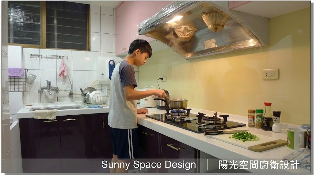 桃園八德 282cm L 型廚房＋150cm 平台櫃｜粉紅紫色水晶門板 × 三星人造石｜陽光空間精品廚具