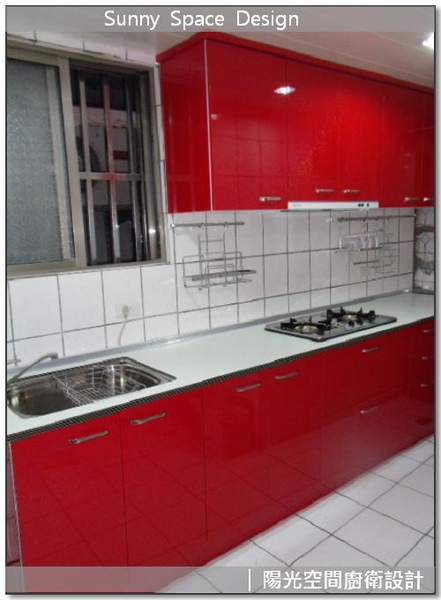 瓶架式抽屜與爐下拉籃收納