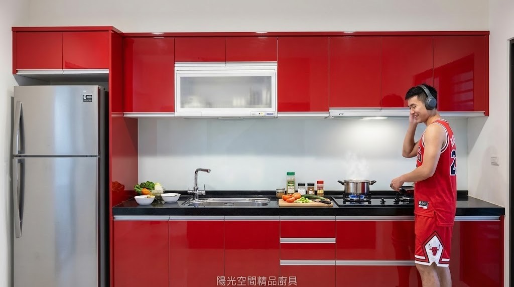 南港紅黑系時尚廚房 六面結晶鋼烤 黑金人造石檯面