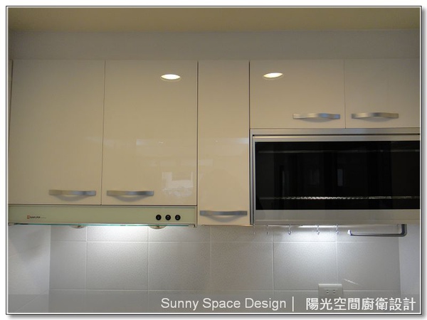 上櫃封板設計視覺俐落