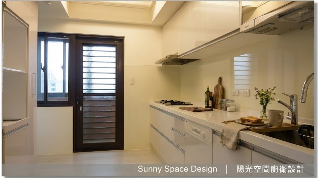 300cm 主廚房搭配電器櫃與高身櫃的完美配置