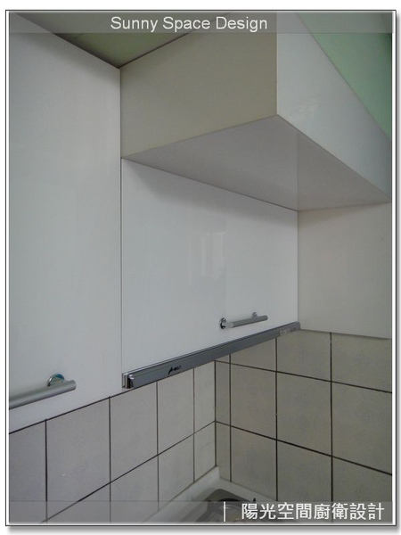 白色水晶門板光澤質感