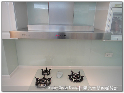 鄉村風廚房全景與吧檯設計