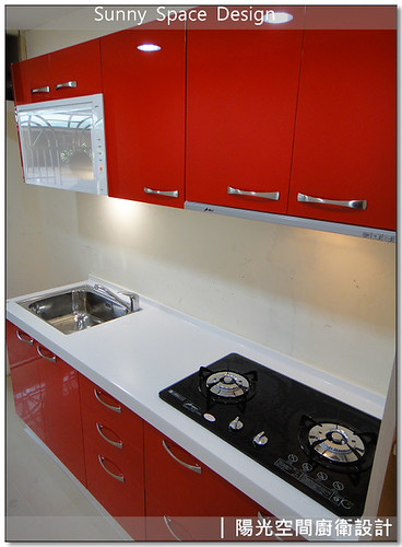 紅色水晶門板光澤質感