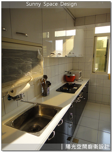 完工後明亮整潔的料理空間