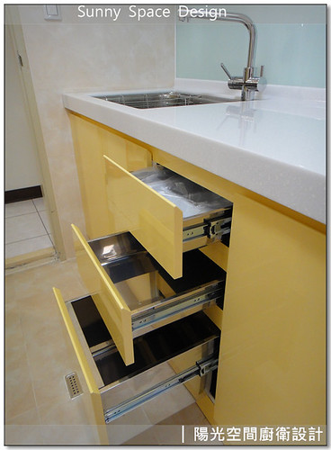 整體芒果黃色系廚房氛圍