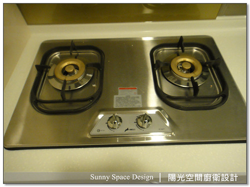 瓦斯錶隱藏活動櫃設計