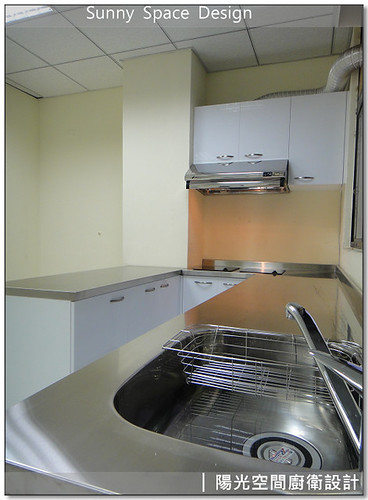 整體完工後潔淨明亮的茶水間